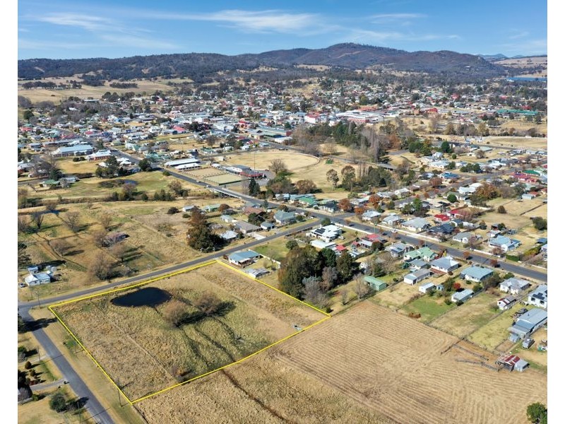 Martin St & Duncan St, Tenterfield NSW 2372