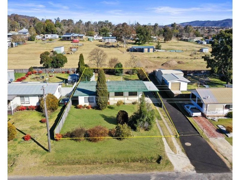 69 Clive Street, Tenterfield NSW 2372