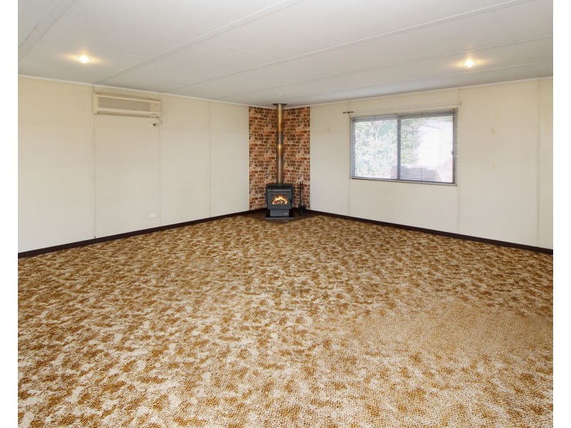 69 Clive Street, Tenterfield NSW 2372