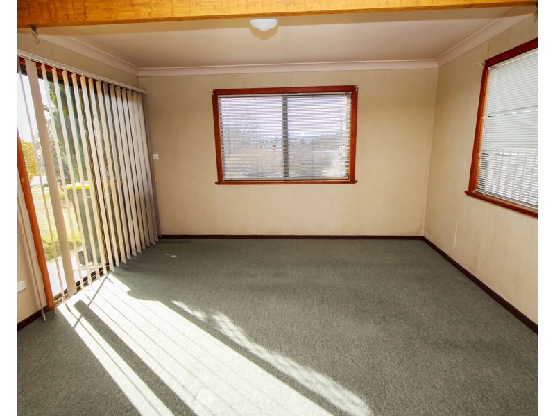 69 Clive Street, Tenterfield NSW 2372