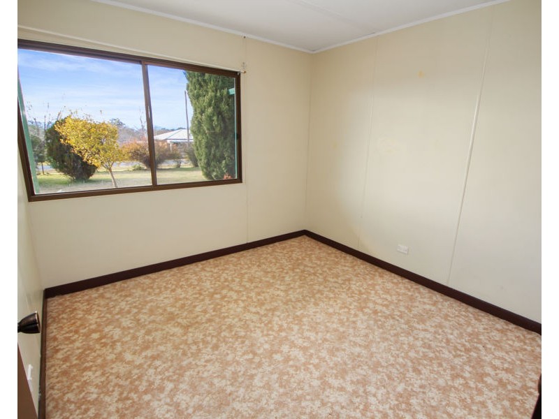 69 Clive Street, Tenterfield NSW 2372