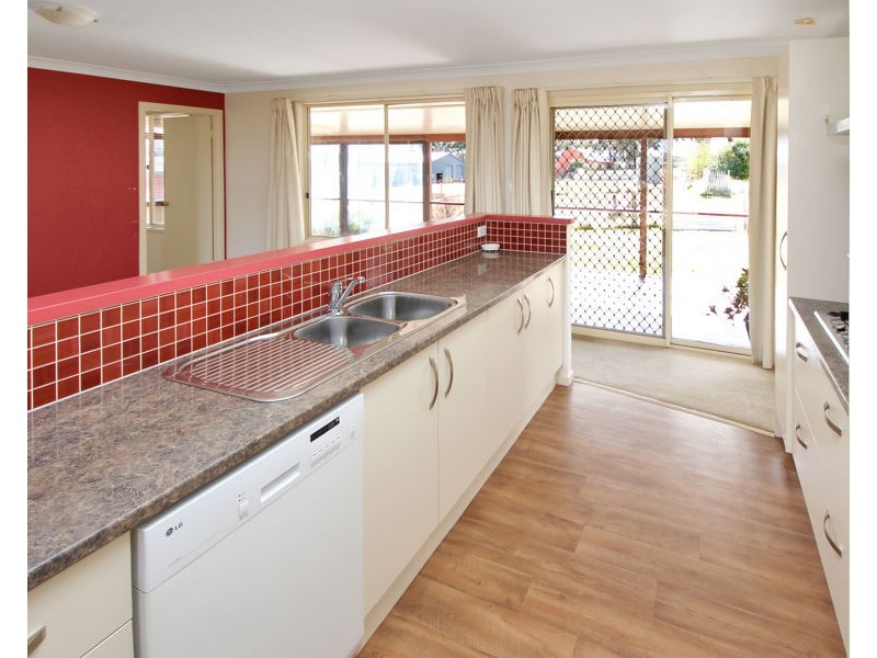 16 Clive Street, Tenterfield NSW 2372