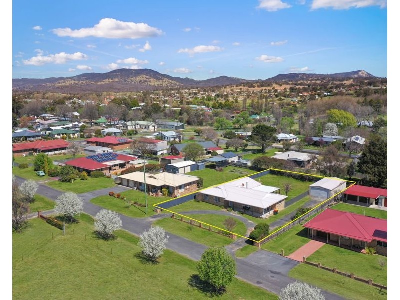 225 Bulwer Street, Tenterfield NSW 2372
