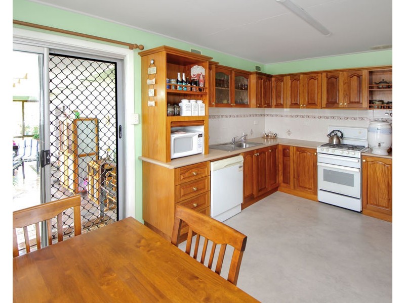 35 Railway Street, Tenterfield NSW 2372