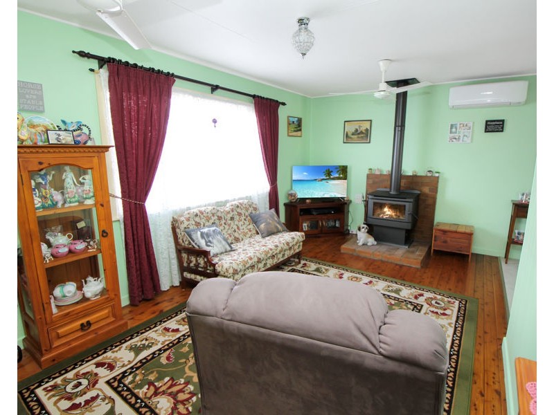 35 Railway Street, Tenterfield NSW 2372