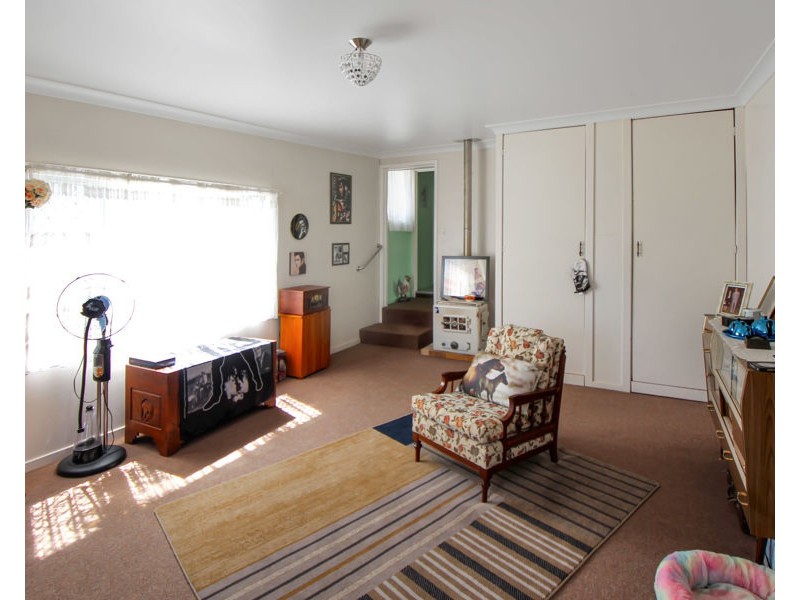 35 Railway Street, Tenterfield NSW 2372