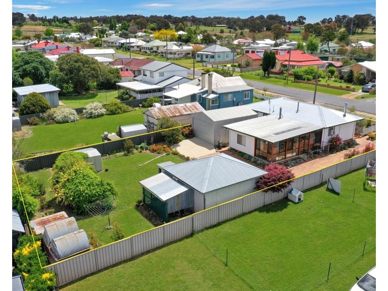 35 Railway Street, Tenterfield NSW 2372