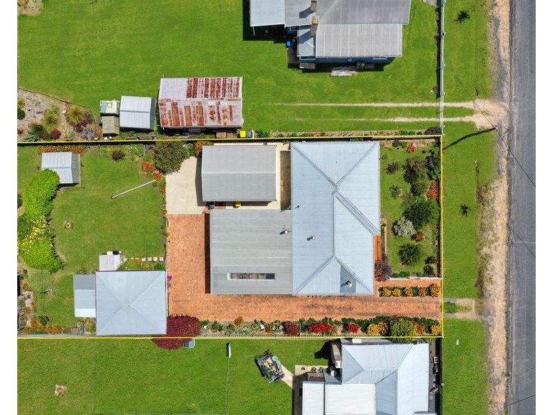 35 Railway Street, Tenterfield NSW 2372