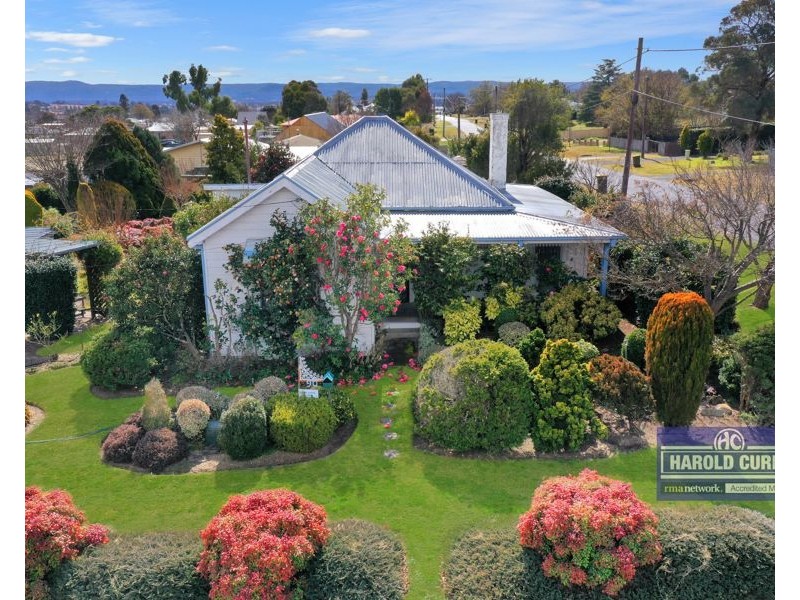 90 Martin Street, Tenterfield NSW 2372