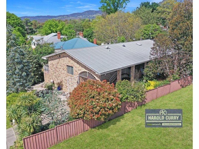 54 George Street, Tenterfield NSW 2372