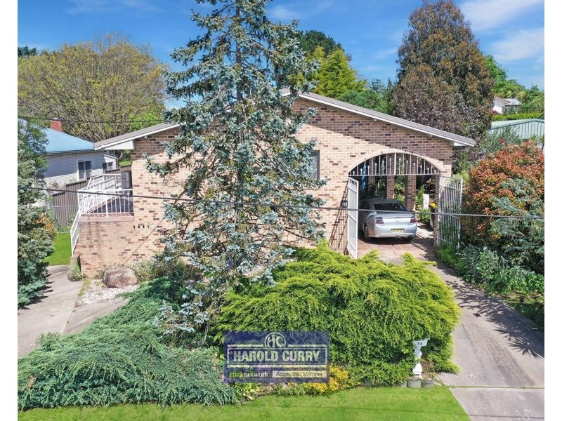54 George Street, Tenterfield NSW 2372