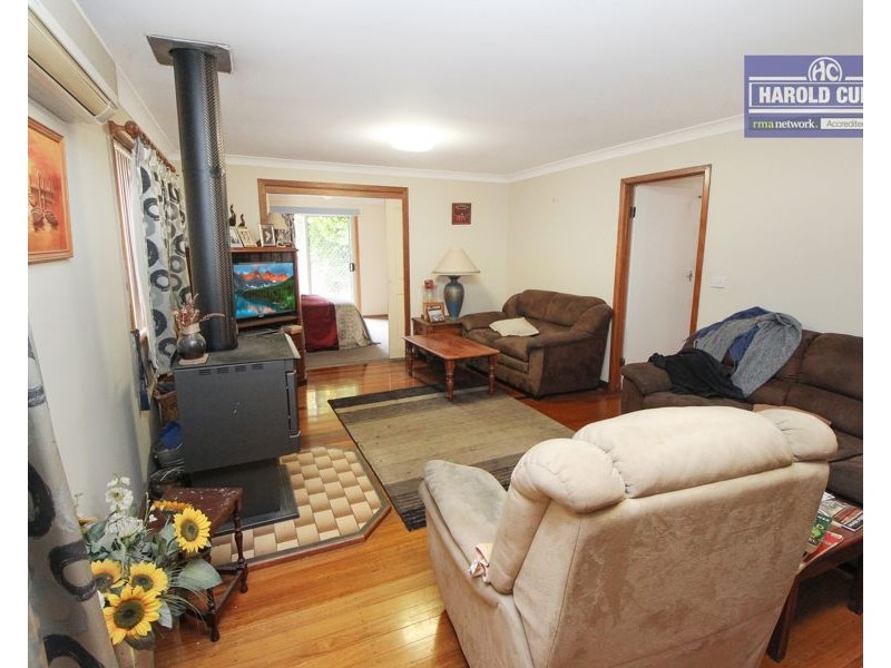 54 George Street, Tenterfield NSW 2372