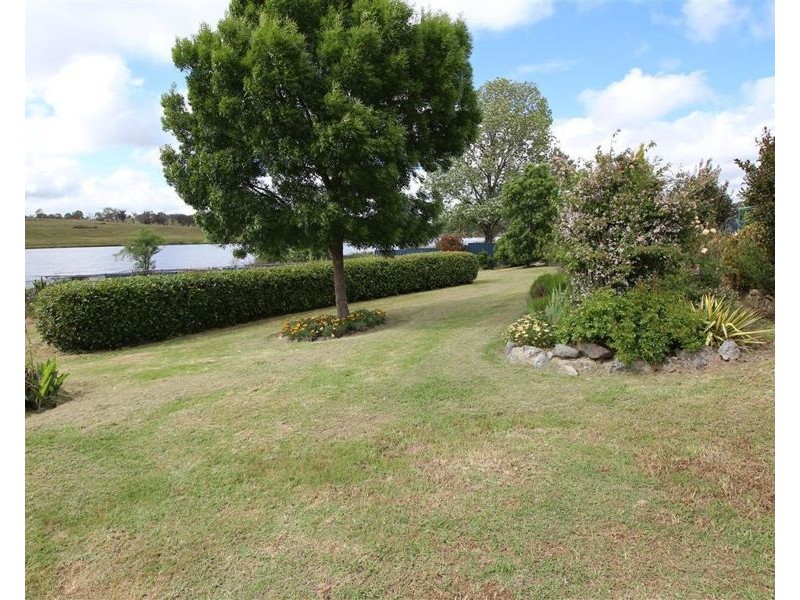41 Parkes Drive, Tenterfield NSW 2372