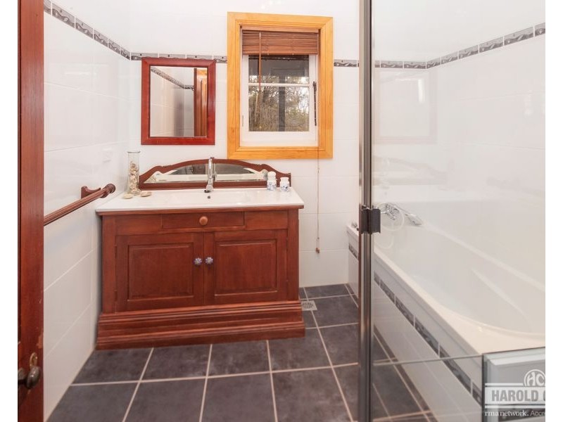 379 New England Highway, Tenterfield NSW 2372