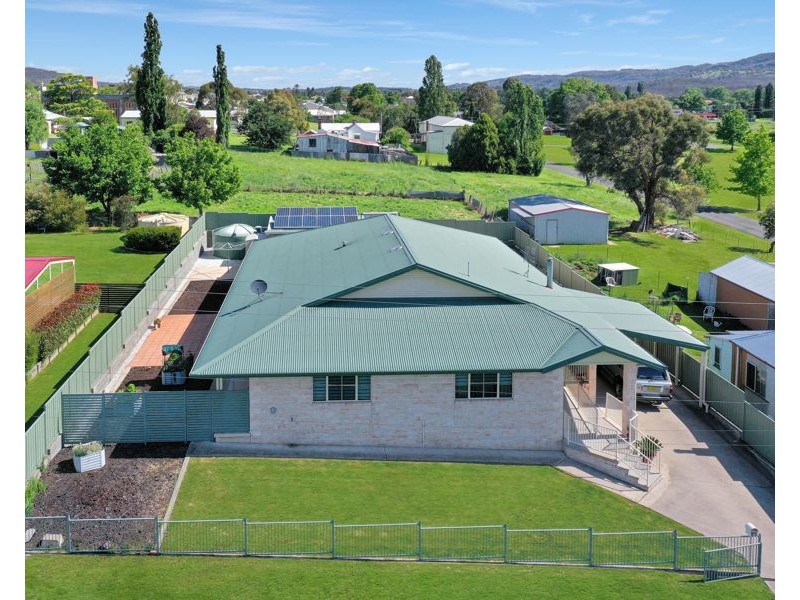 89 Petre Street, Tenterfield NSW 2372