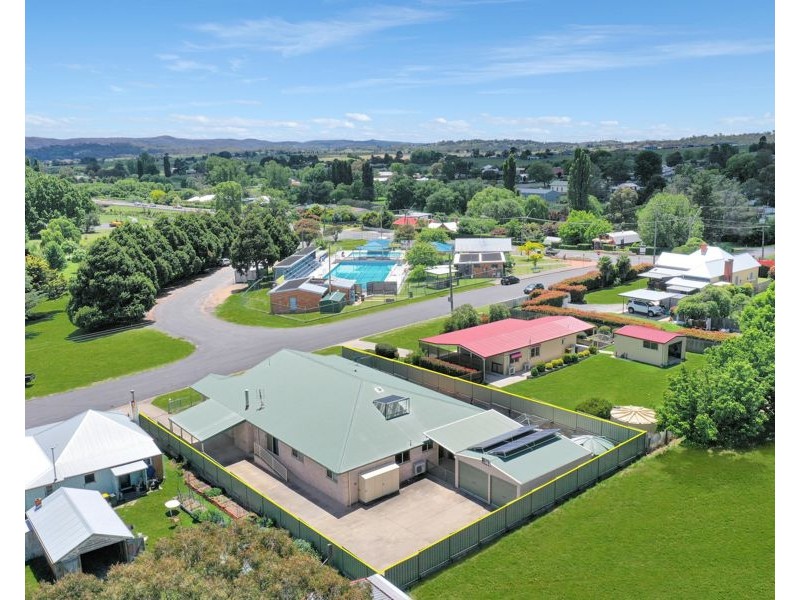 89 Petre Street, Tenterfield NSW 2372