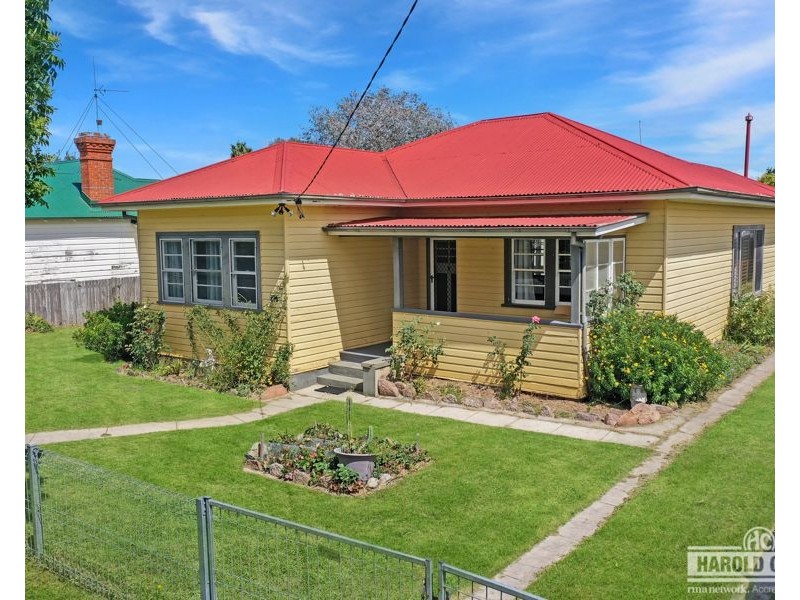 25 High Street, Tenterfield NSW 2372