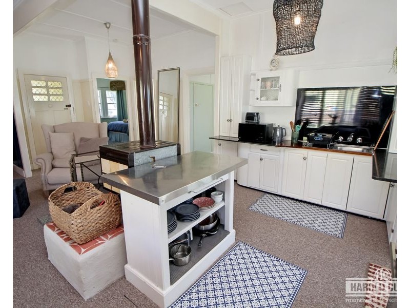 25 High Street, Tenterfield NSW 2372