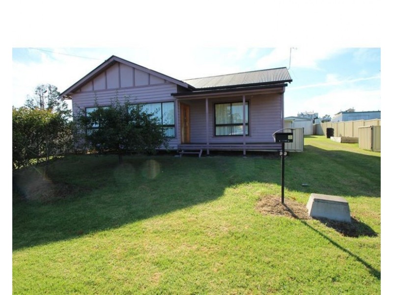 99 Scott Street, Tenterfield NSW 2372