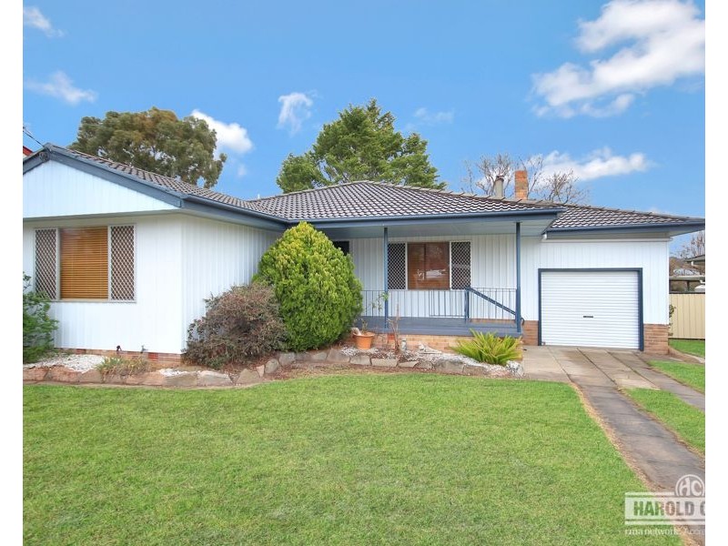 78 Logan Street, Tenterfield NSW 2372