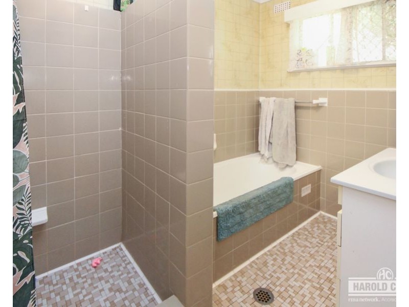 78 Logan Street, Tenterfield NSW 2372