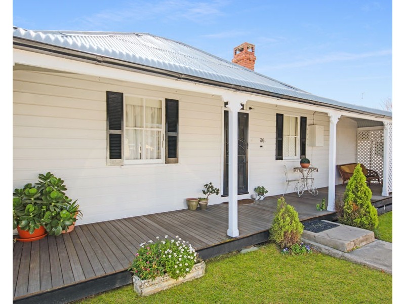 36 Margaret Street, Tenterfield NSW 2372