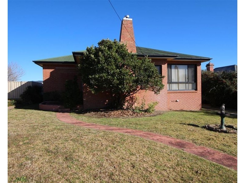 132 Rouse Street, Tenterfield NSW 2372