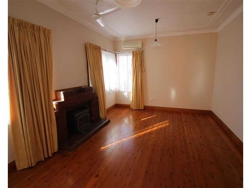 132 Rouse Street, Tenterfield NSW 2372