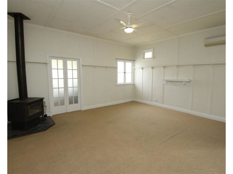 52 Wood Street, Tenterfield NSW 2372