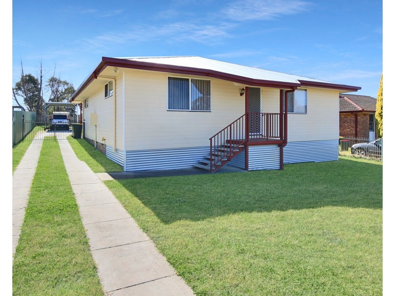 30 Miles Street, Tenterfield NSW 2372