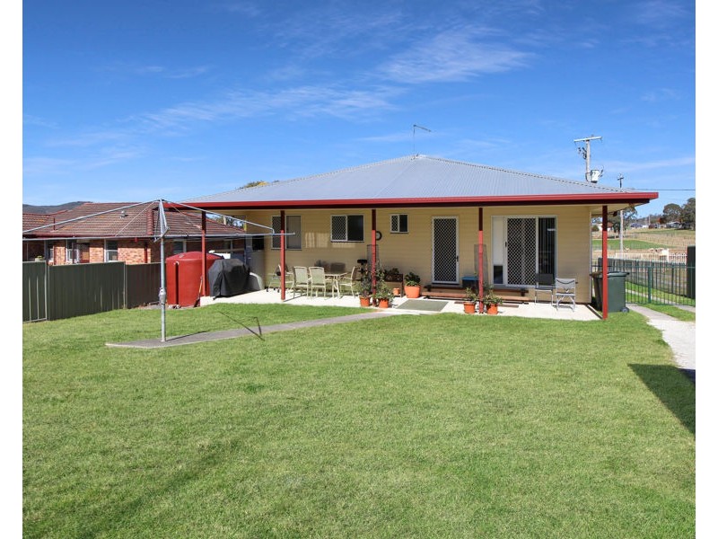 30 Miles Street, Tenterfield NSW 2372