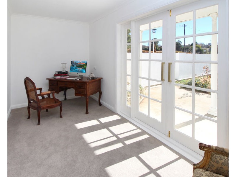 69 Riley Street, Tenterfield NSW 2372