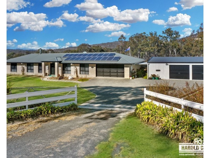27 Holleys Road, Tenterfield NSW 2372