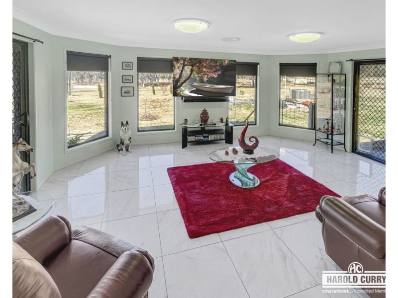 27 Holleys Road, Tenterfield NSW 2372