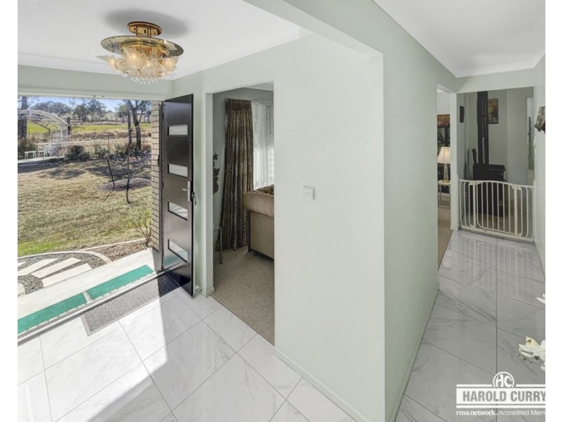 27 Holleys Road, Tenterfield NSW 2372
