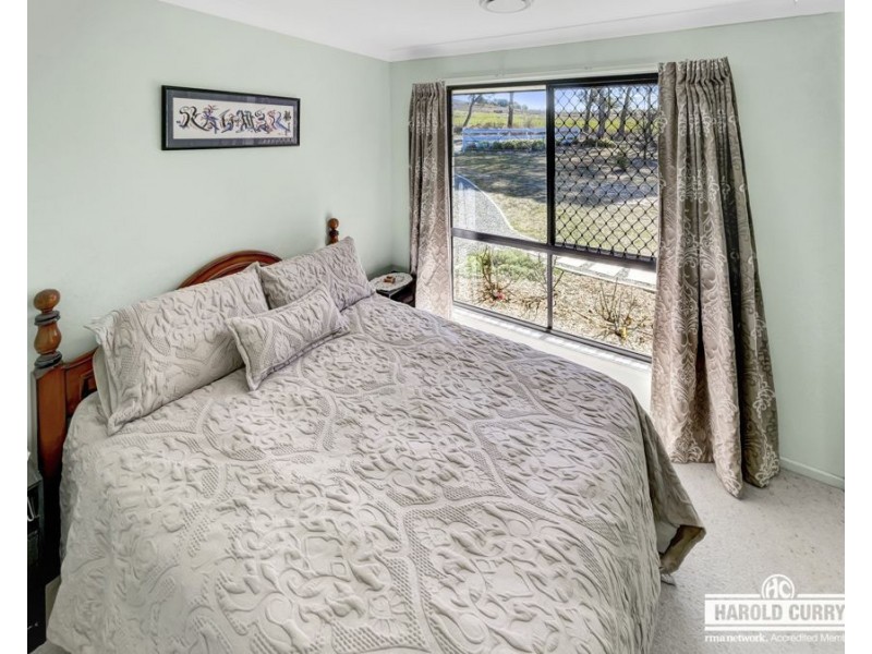 27 Holleys Road, Tenterfield NSW 2372