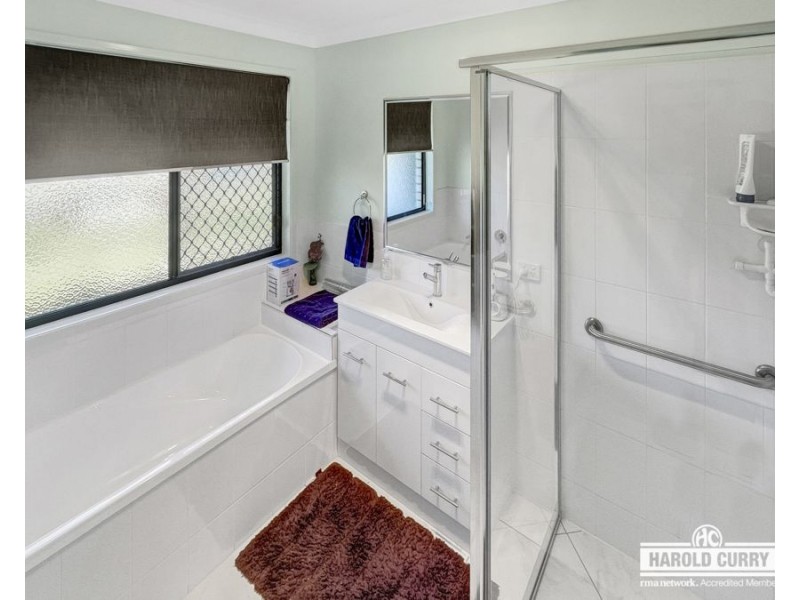 27 Holleys Road, Tenterfield NSW 2372
