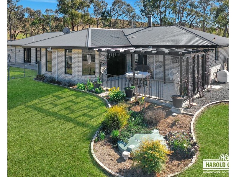 27 Holleys Road, Tenterfield NSW 2372