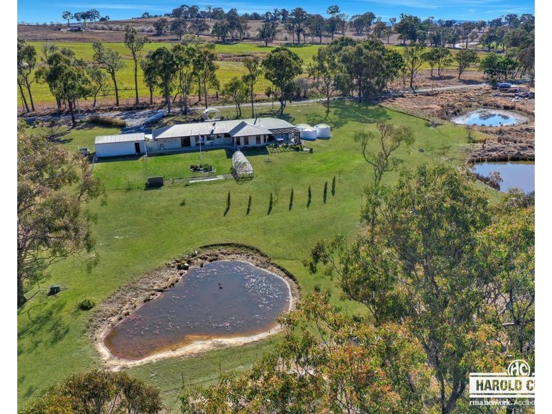 27 Holleys Road, Tenterfield NSW 2372