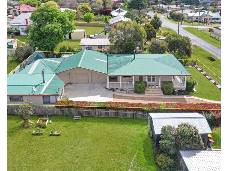 223 Douglas Street, Tenterfield NSW 2372