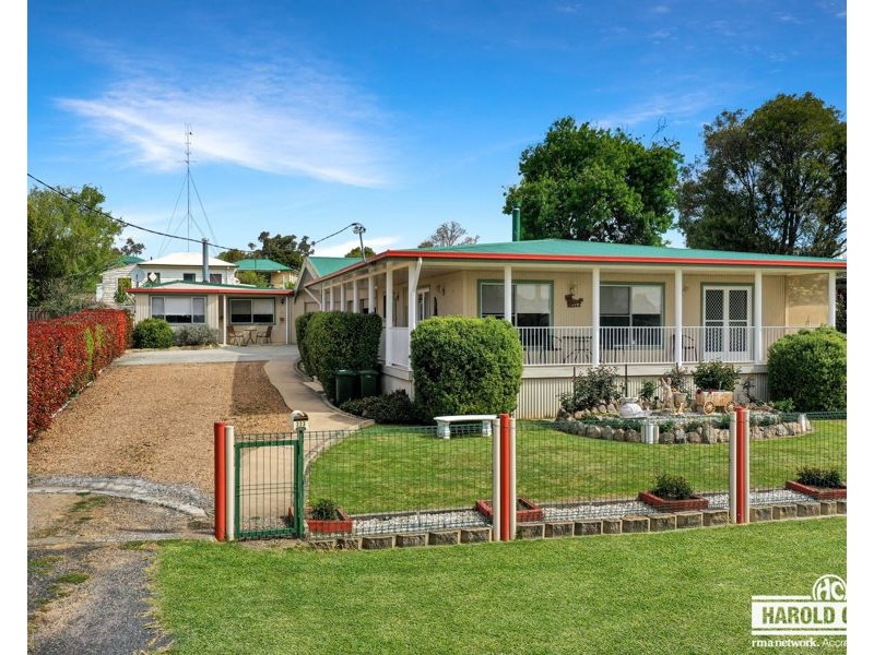 223 Douglas Street, Tenterfield NSW 2372