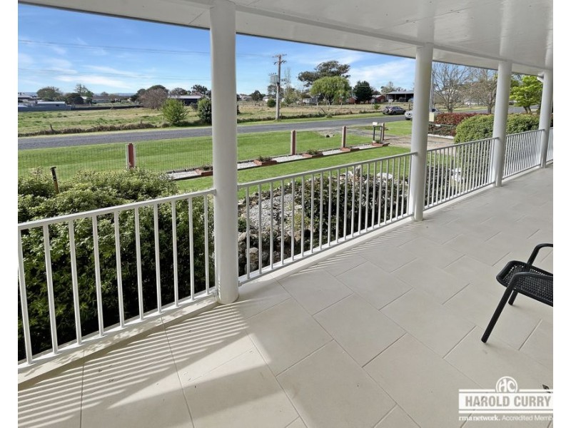 223 Douglas Street, Tenterfield NSW 2372