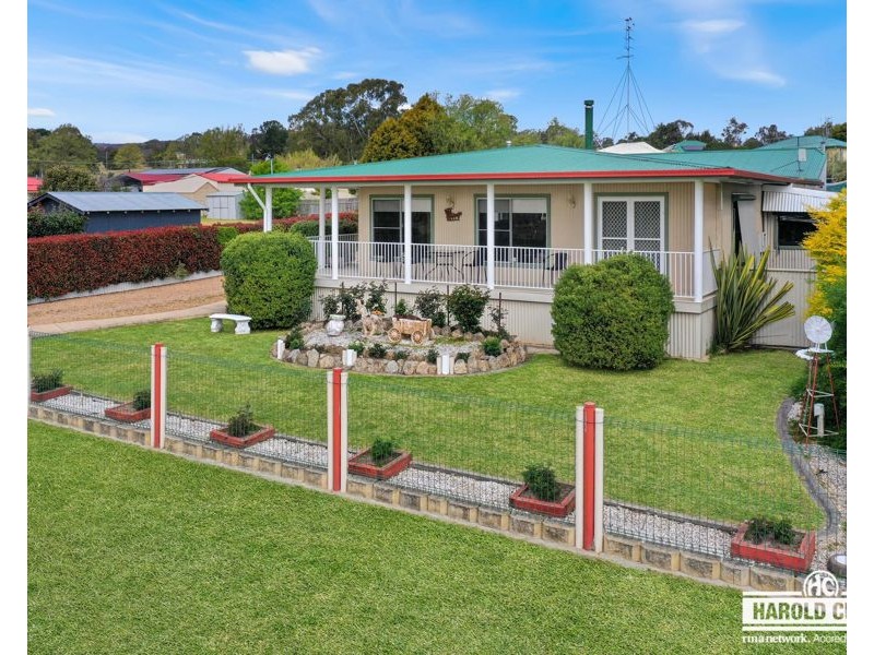 223 Douglas Street, Tenterfield NSW 2372