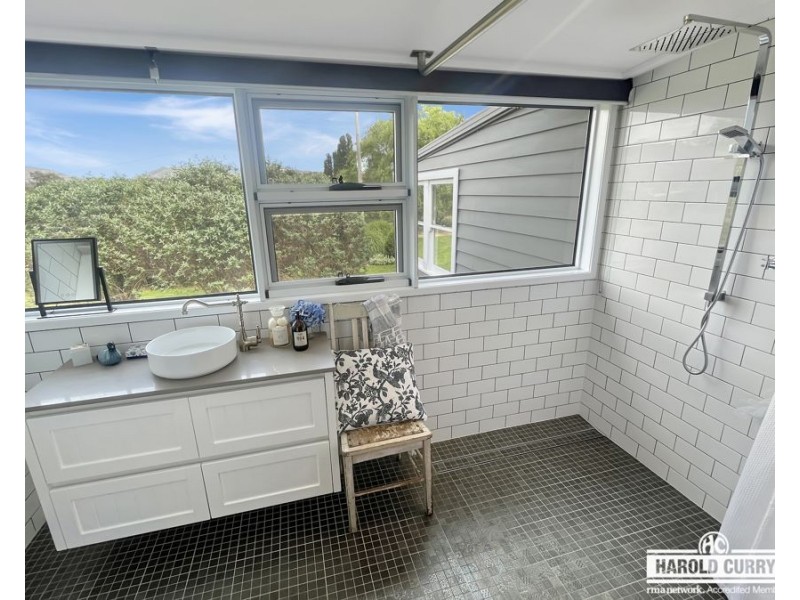 83 Douglas Street, Tenterfield NSW 2372