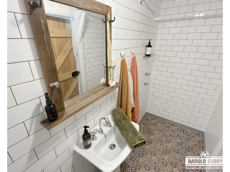 83 Douglas Street, Tenterfield NSW 2372