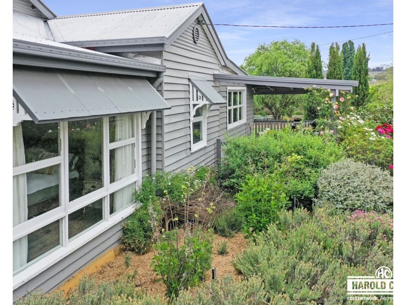 83 Douglas Street, Tenterfield NSW 2372