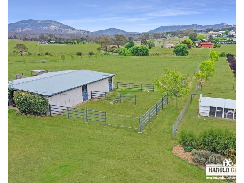 83 Douglas Street, Tenterfield NSW 2372