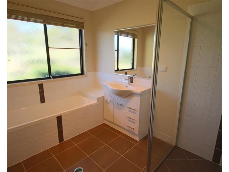 49 Riley Street, Tenterfield NSW 2372