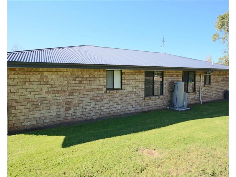 49 Riley Street, Tenterfield NSW 2372