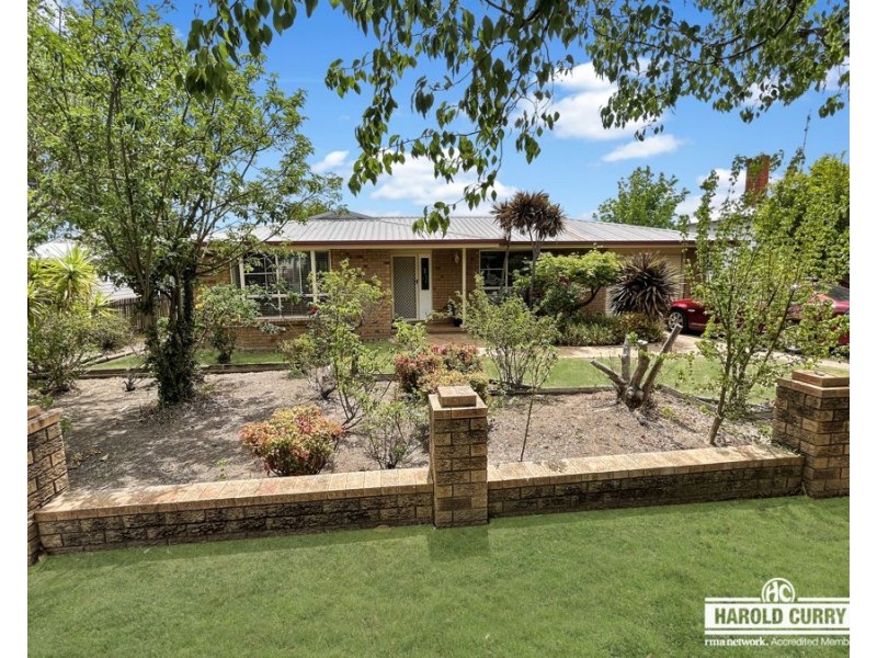 56 Wood Street, Tenterfield NSW 2372